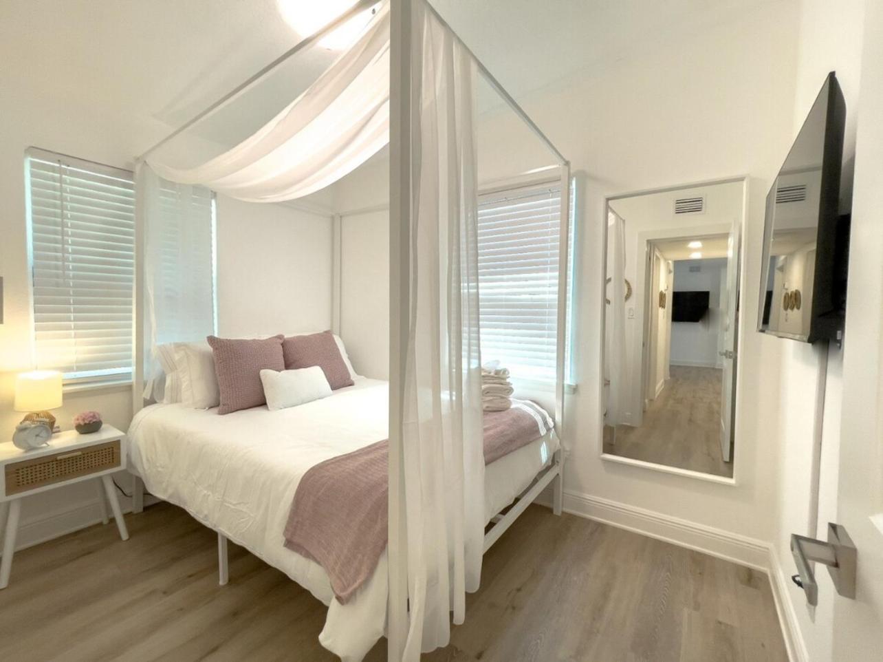 Holiday home Calming And Renovated Near Dt St Pete Pier 2 King *